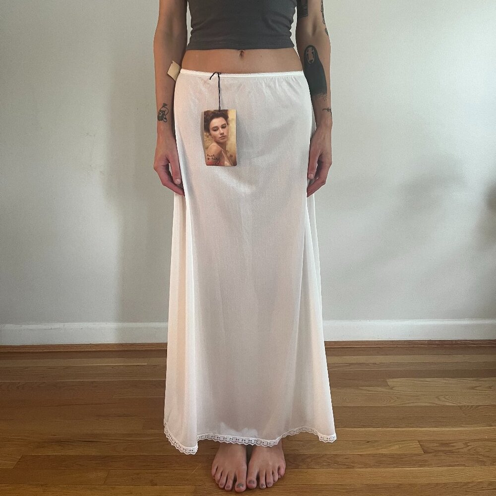 JUST SOLD ON DEPOP (lilm00nbaby) - Vintage Mel Lin Skirt Slip